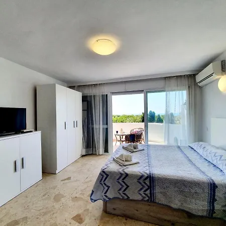 Estudio Coronado 324 Марбелья